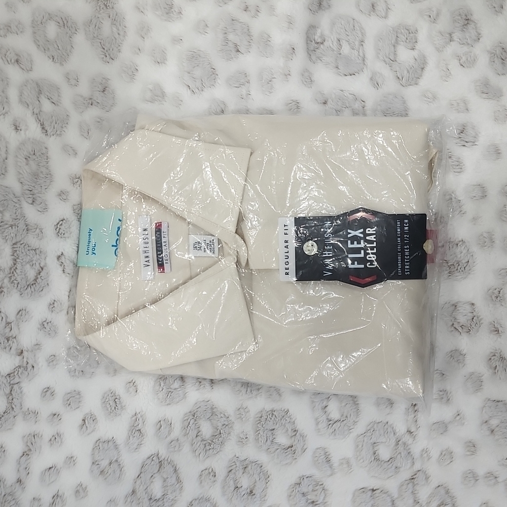 VanHeusen Men's Dress Shirt Size 16.5-34/35 NWT